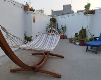 Le volte di Umberto: camera e rilassante terrazzo - Sogliano Cavour - Patio