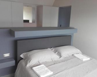 Appartamento Wow - Cannero Riviera - Bedroom