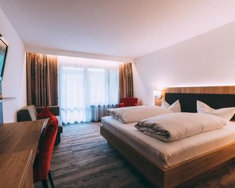 Flair Hotel Gasthof zum Hirsch - Hayingen - Habitación