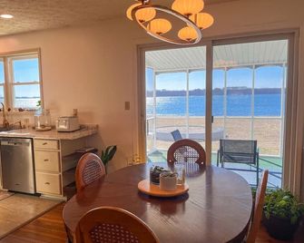 Waterfront Retreat | New Private Pier | Remodeled | Epic Sunset Views - Lexington Park - Essbereich