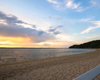 West Neck Guesthouse - Shelter Island Heights