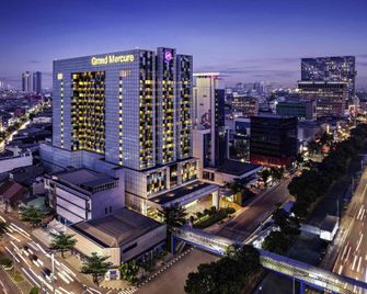 Grand Mercure Jakarta Harmoni - Jakarta - Building