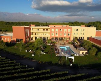 Fuente Mayor Hotel And Resort - Vista Flores - Building