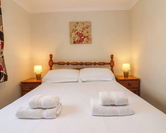 The Hayloft Cottage Apartment - Lyme Regis - Schlafzimmer