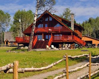 Montana Hill Guest Ranch - Bridge Lake - Edificio