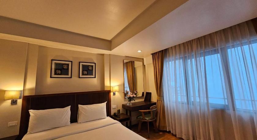Dynasty Inn