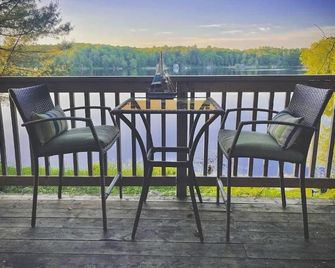 Muskoka Lake Cottages - Port Carling - Balcony