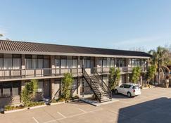 Best Western Governor Gipps Motor Inn - Traralgon - Gebouw