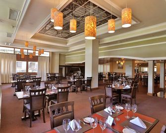 Tri Hotel - קאנלה - מסעדה