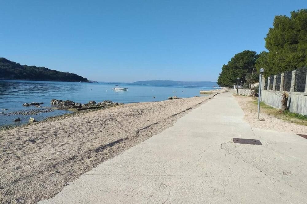 Holiday Home near Beach in Croatia - كريس - شاطئ