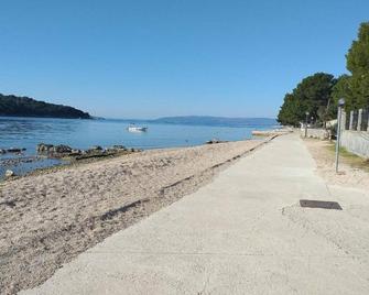Holiday Home near Beach in Croatia - Cres - Playa