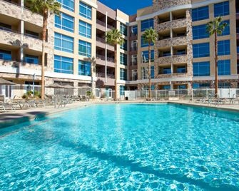 Staybridge Suites Las Vegas - Stadium District By IHG - Las Vegas - Pool
