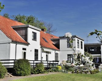 Provstegaarden Bed & Breakfast - Hovedgård - Gebäude