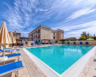 Hotel Le Torri - Arborea - Pool