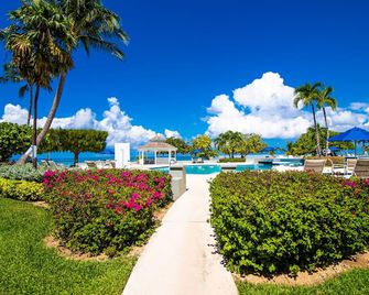 The Grandview Condos on Seven Mile Beach - ג'ורג' טאון - בריכה