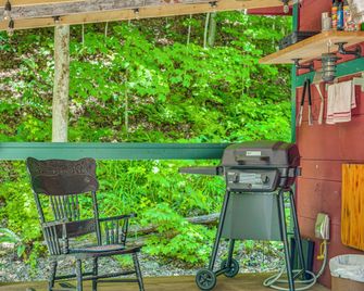 Solar-Powered Brandon Studio Cabin Hikin - Brandon