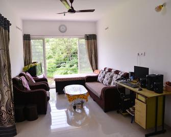 Quiet & Pleasant 2BHK apartment in Pune - Pune - Sala de estar