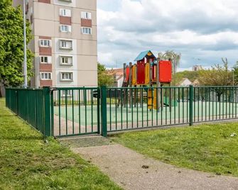LeCosyMelunais : Parking gratuit + Balcon aménagé - Melun