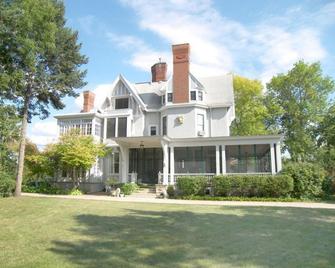 Alexander Mansion Bed & Breakfast - Winona - Gebouw