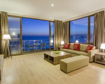 Ladies Beach Suite Hotel - Kusadasi - Living room