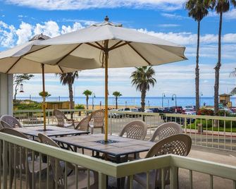 Beautiful 2 Bed Beach Condo #104 - Carpinteria - Balkón
