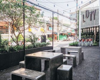 Loyy Hotel - Hostel - Chiang Mai - Binnenhof