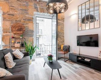 San Sebastián Very Nice Apartment 100m From La Kontxa Beach - San Sebastian - Living room