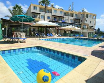 Petsas Apartments - Peyia - Pool