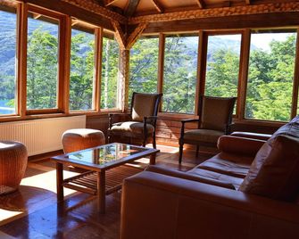 Parador Austral Lodge - Puerto Guadal - Sala de estar