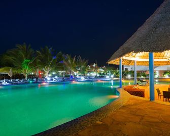 Azao Resort & Spa - Pongwe - Zwembad