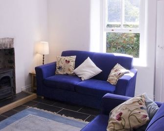 Cottage Bronfelin at Bronfelin & Troed-y-Rhiw Holiday Cottages - Llanwrtyd Wells - Вітальня