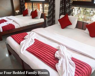hotel shaurya - Panaji - Bedroom