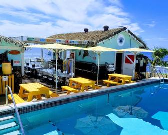 Compass Point Dive Resort - East End - Zwembad
