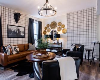Buffalo Trace Suite, The Woodford Hotel - Versailles - Sala de estar