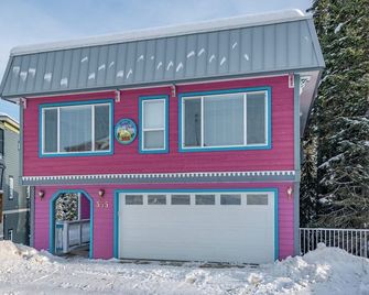 Renovated Home - Best location on Mountain - Steps from the Trails and Village! - Vernon - Bâtiment