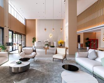 Country Inn & Suite by Radisson, Wuhan Dongwu Avenue Mechanical and Electrical City - Xiaogan - Lobby