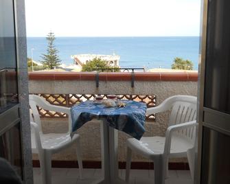 Beautiful House In Portopalo On The Sea Cir 19089020c238379 Cin It089020c28b8r8lsl - Portopalo di Capo Passero - Balcone