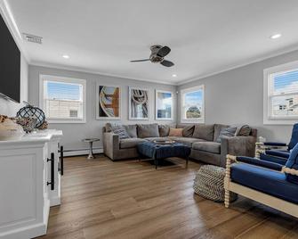 Ocean Front Beach House 4 Bedroom, 3 Bath - Sea Bright