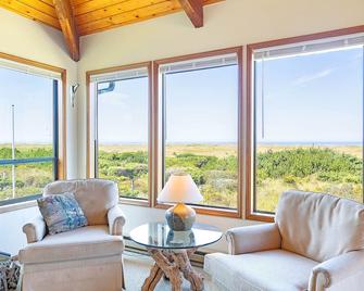 Haven House on Copalis Beach Near Ocean Shores - Copalis Beach - Living room