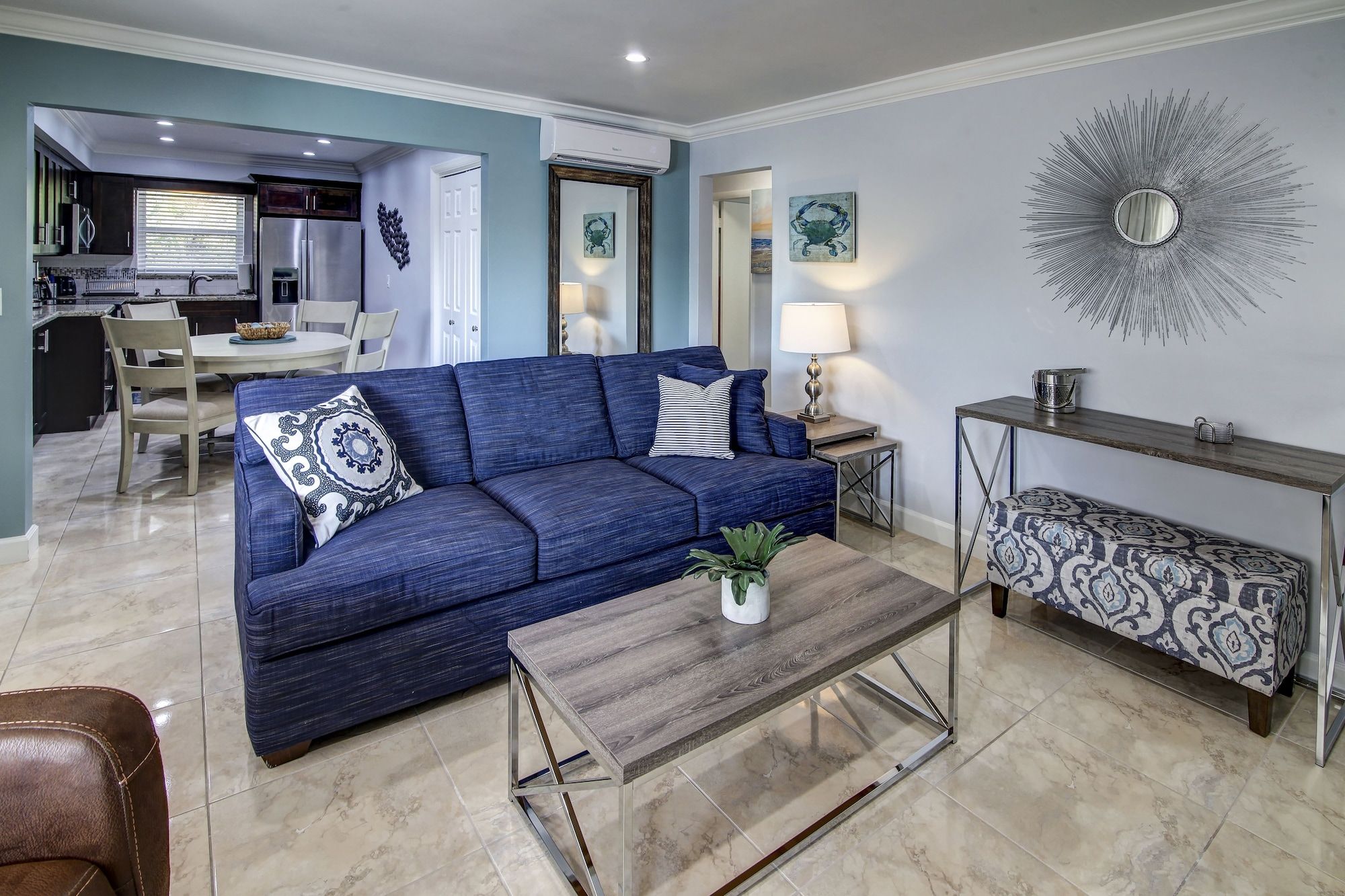 May-Dee Suites in Florida - הוליווד - סלון