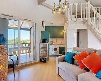 V-Landes 09-Vieux Boucau Joli appartement pour 6 personnes avec terrasse dans résidence avec piscine - Vieux-Boucau-les-Bains - Living room
