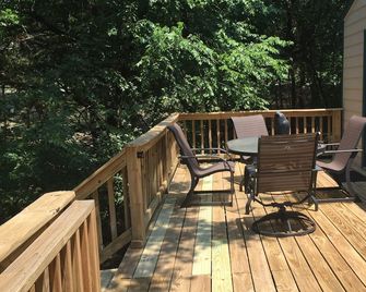 Trees And Decks And Totally Updated 2 Bedroom Cottage - Pottsboro - Balcón