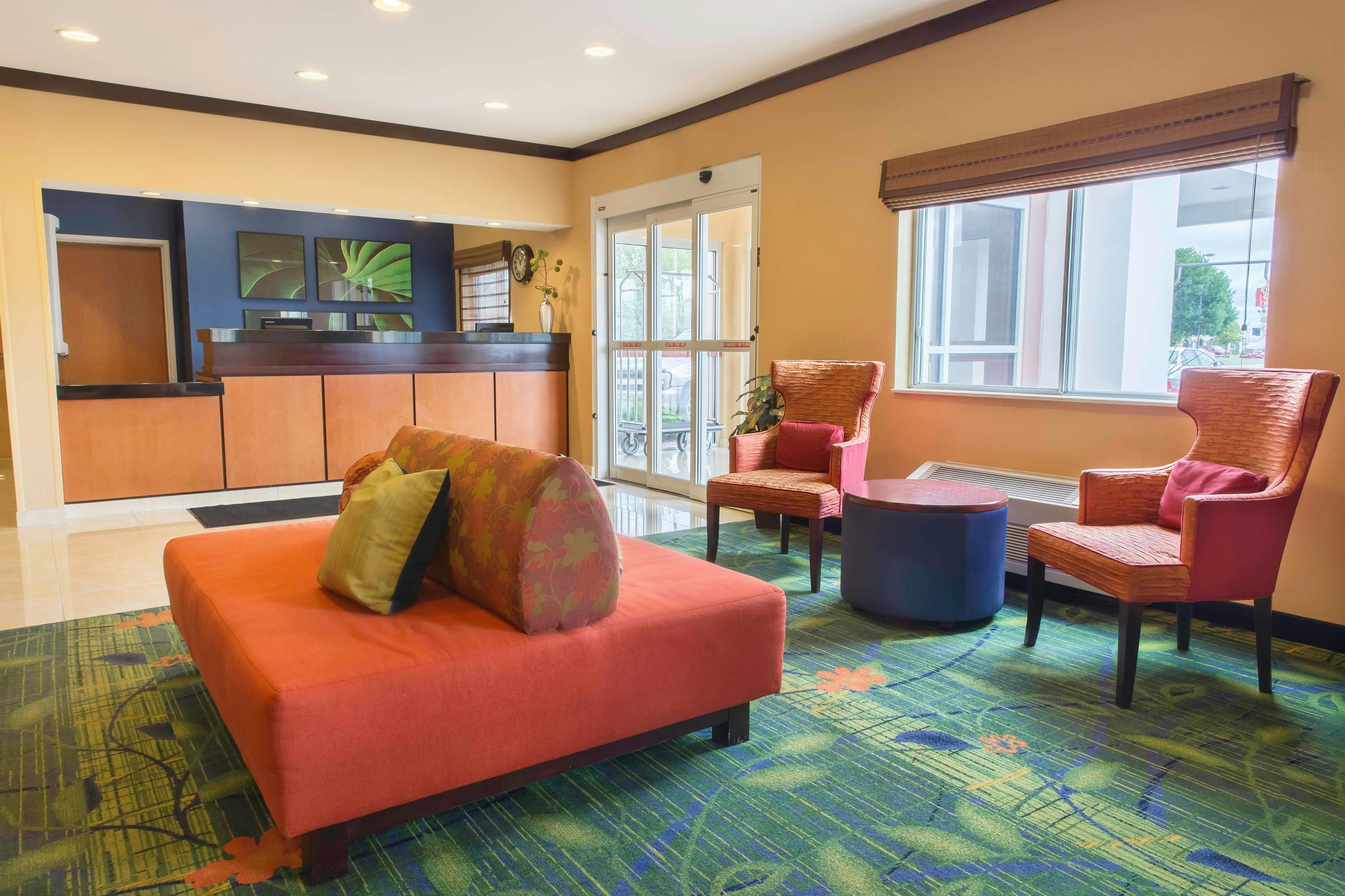 Fairfield Inn & Suites by Marriott Fargo - פארגו - סלון