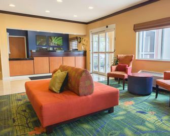 Fairfield Inn & Suites by Marriott Fargo - Fargo - Living room