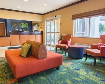 Fairfield Inn & Suites by Marriott Fargo - פארגו - סלון