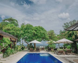 Frangipani Beach Hotel - Buleleng - Pool