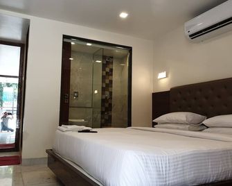 Hotel Milan International - Mumbai - Bedroom