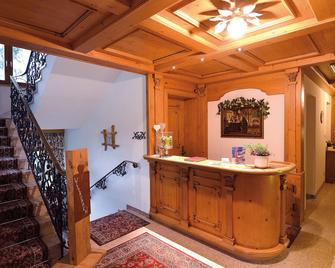 Pension Cafe Fritz - Лех-на-Арльберг - Рецепція