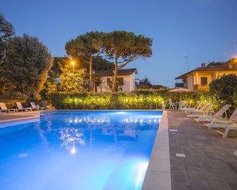 Hotel Dafne - Ravenna - Pool