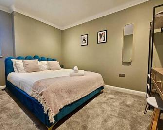 The Philog by Switchback Stays - Cardiff - Bedroom